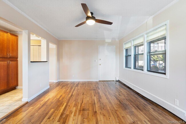 Building Photo - 65 W Broadway