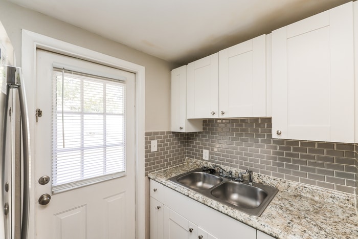 Building Photo - 2844 Homewood St