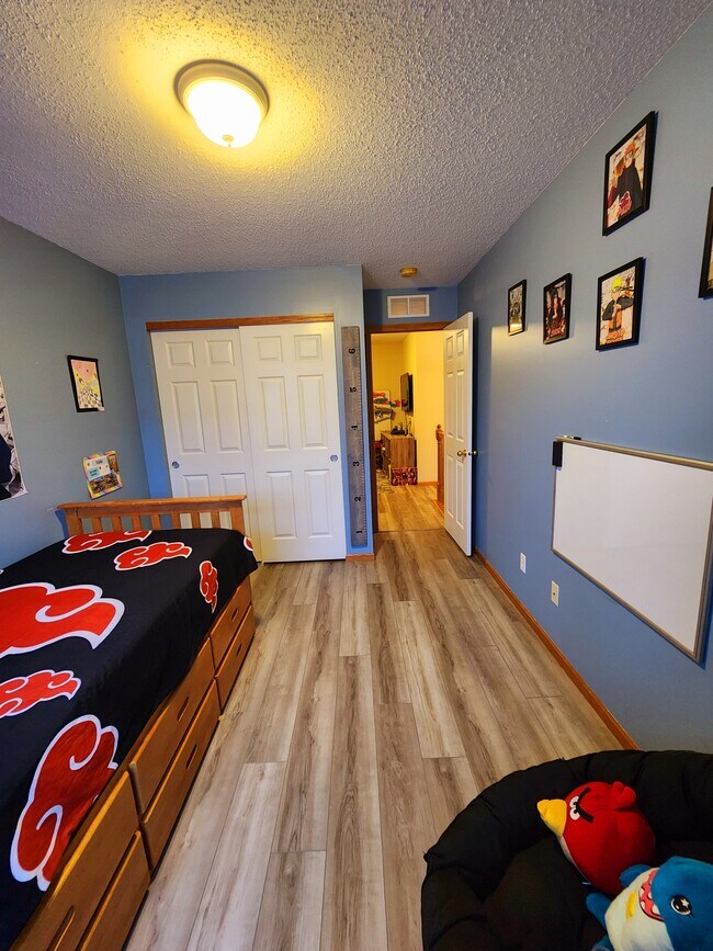 3rd bedroom - 862 Princeton Ave