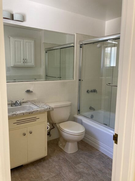 Bathroom - 5 Lorton Ave