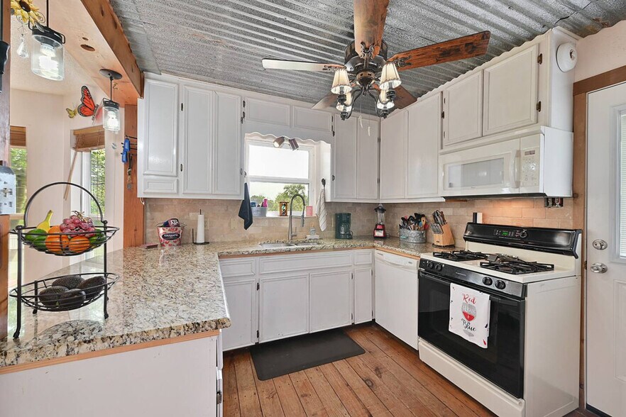 Building Photo - 123 Nicole Ln