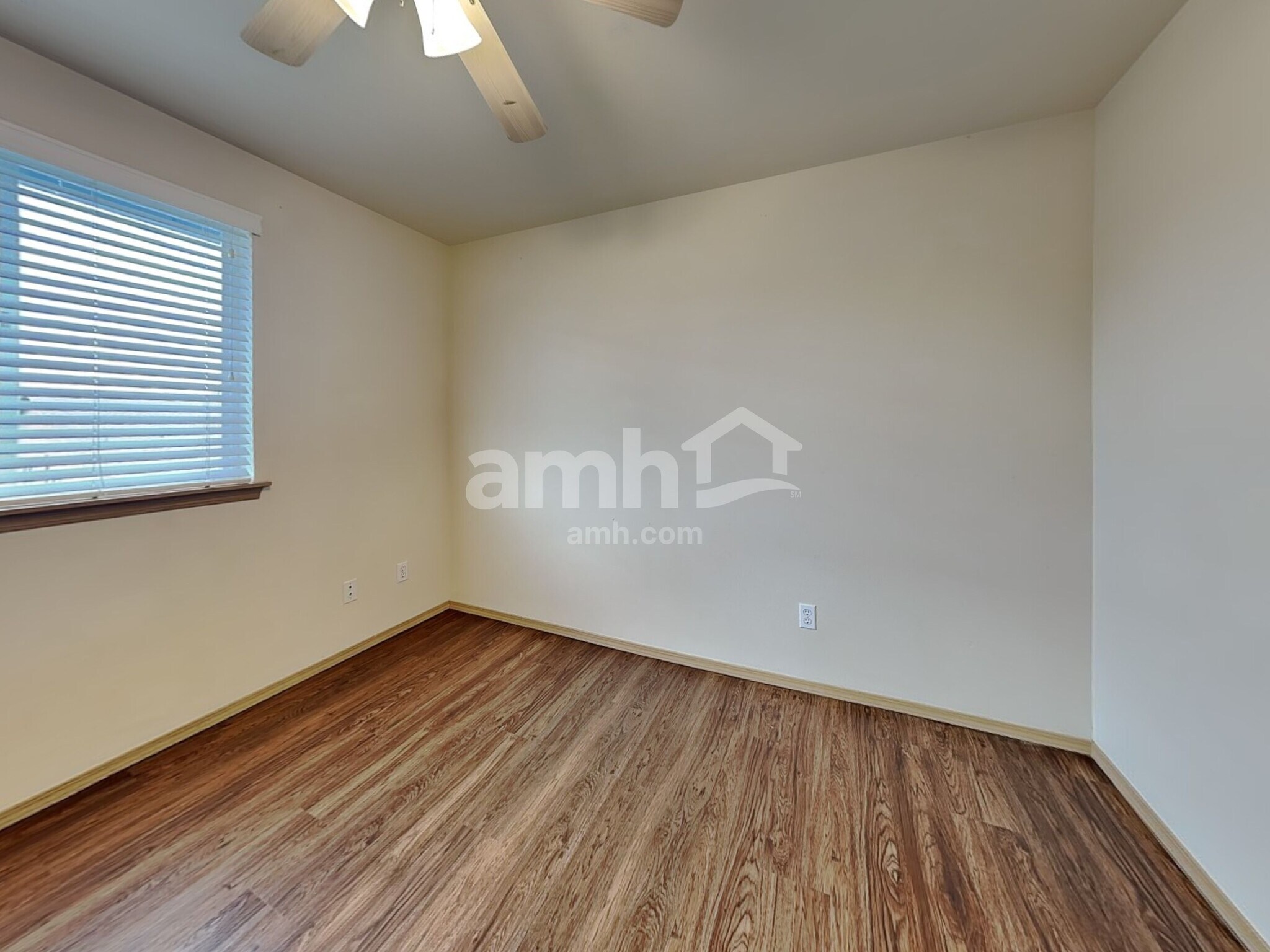 Building Photo - 1107 202nd St E