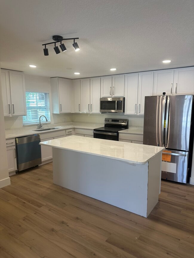 Building Photo - 3111 W Spruce St