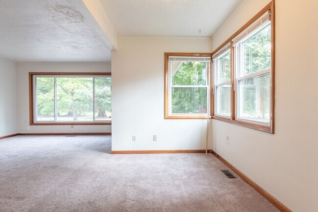 Building Photo - 7222-7224-7224 NE Tillamook St