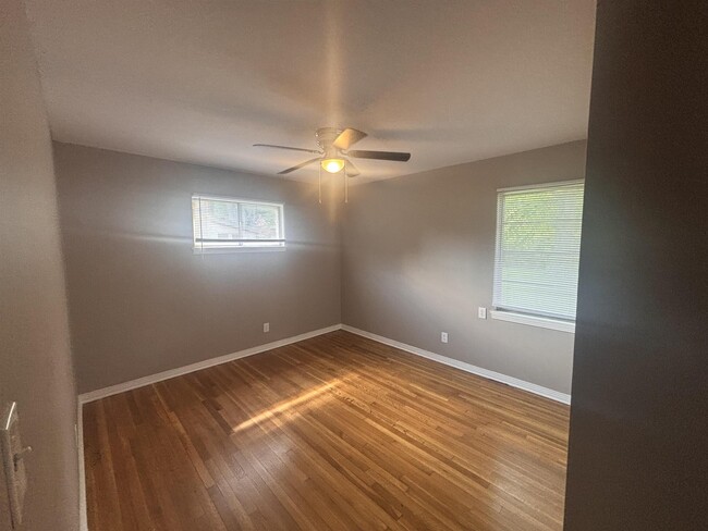 Building Photo - 4845 Ortie Dr