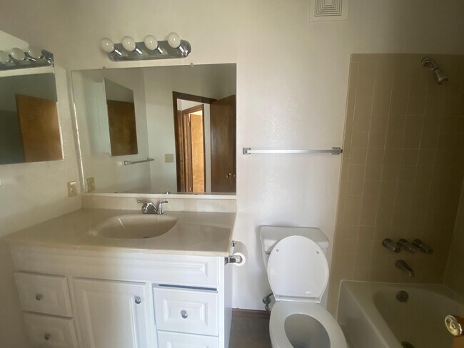 Building Photo - 4035 Scotch Pine Dr