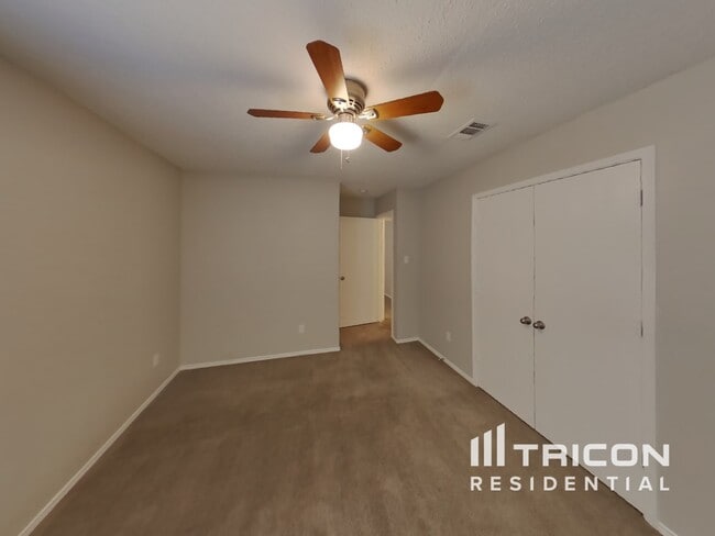 Building Photo - 814 Ponselle Dr