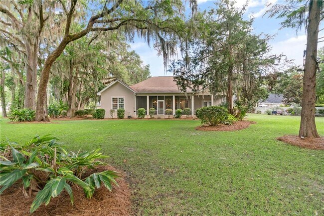 Building Photo - 111 Chinquapin Dr
