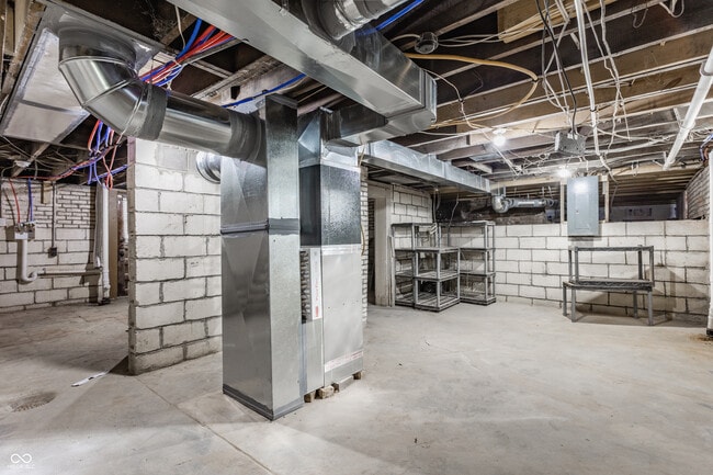 Building Photo - 1235 Tecumseh St