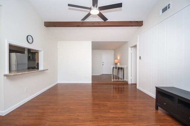 Building Photo - 2515 Valleyfield Dr