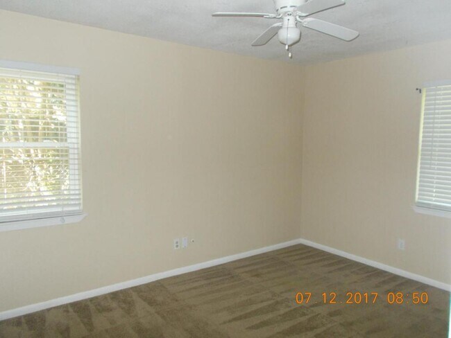Building Photo - 112 Myra Lou Ave