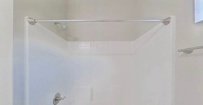 Building Photo - Move-In Ready 4-Bedroom Home with Timeless Appeal