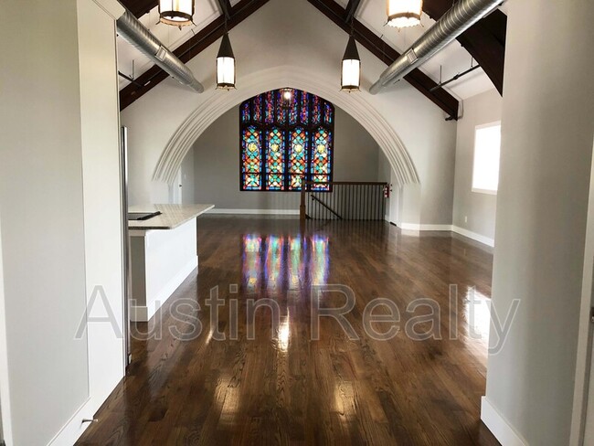 Building Photo - 4716 Macklind Ave