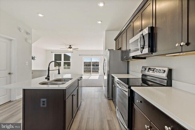 Building Photo - 66 National St