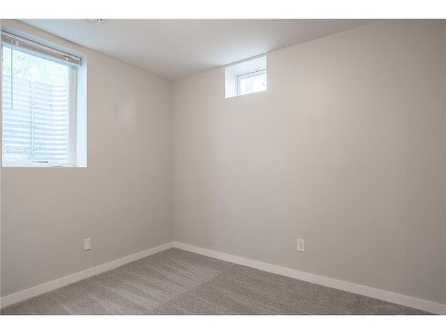 Building Photo - 3555 N Queen Ave