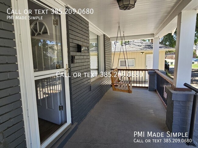 Building Photo - 512 Hawthorne Ave S