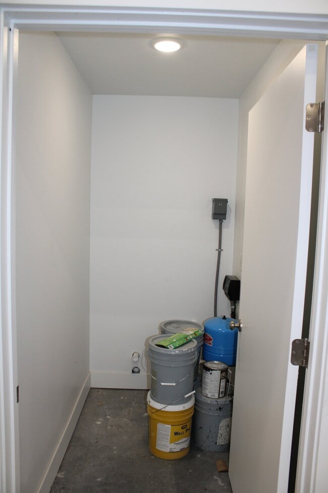 Building Photo - 57 W 465 N