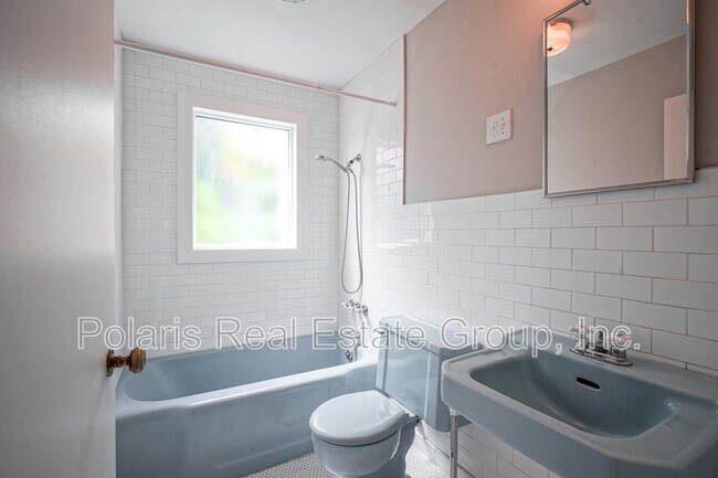 Building Photo - 40 Bailey Ct