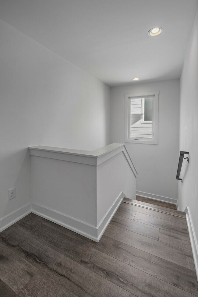 Building Photo - 1811 Cahal Ave