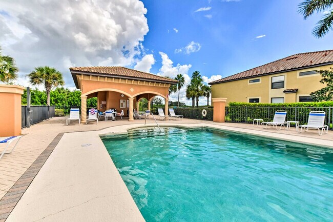 Building Photo - 7121 River Hammock Dr