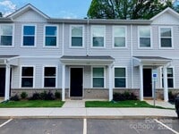Building Photo - 115 Villa Ln