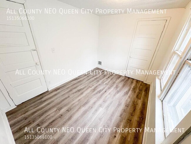 Building Photo - 225 Pleasant Ave