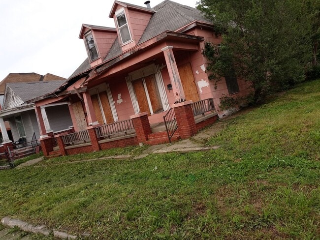 Building Photo - OWNER Finance Home with 10% DOWN