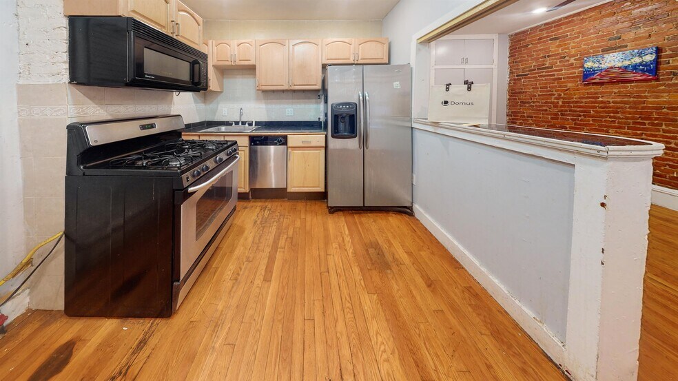 Primary Photo - 712 Shawmut Ave