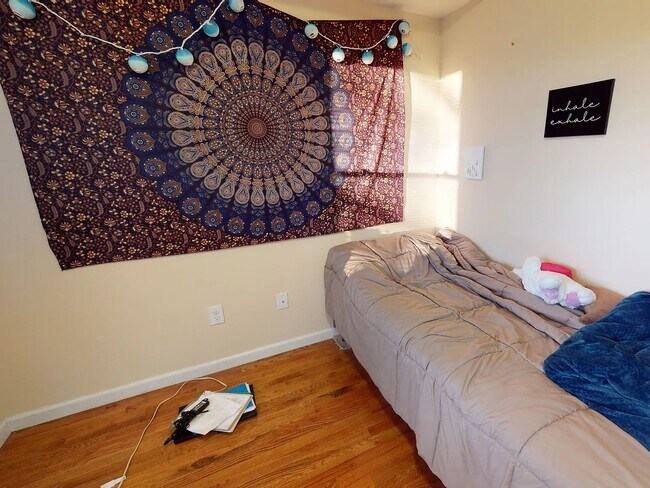 Building Photo - 623 S 42nd St