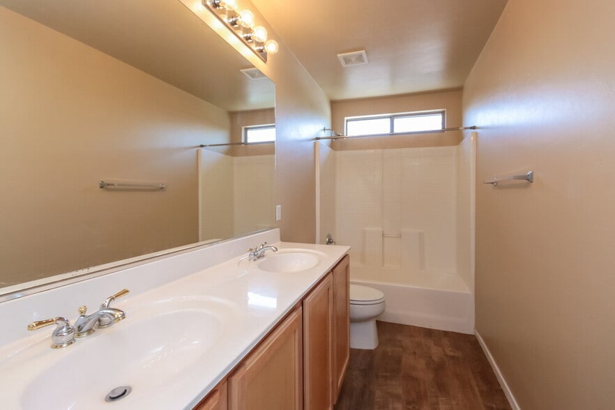 Building Photo - 12890 N Pocatella Dr