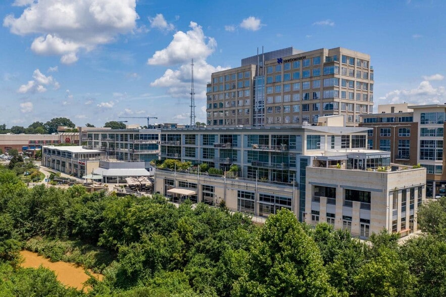 Building Photo - 1133 Metropolitan Ave