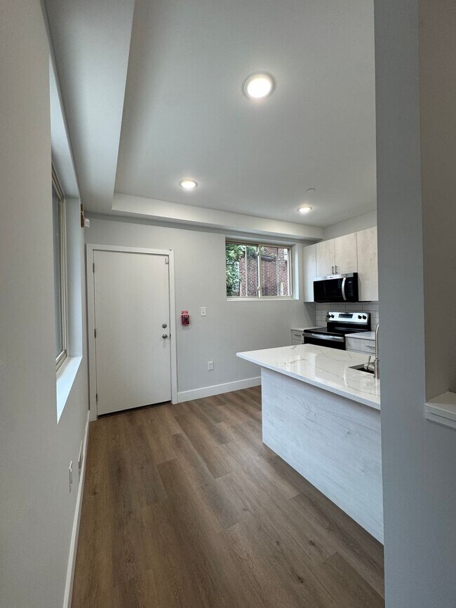 Building Photo - 3263 N 13th St
