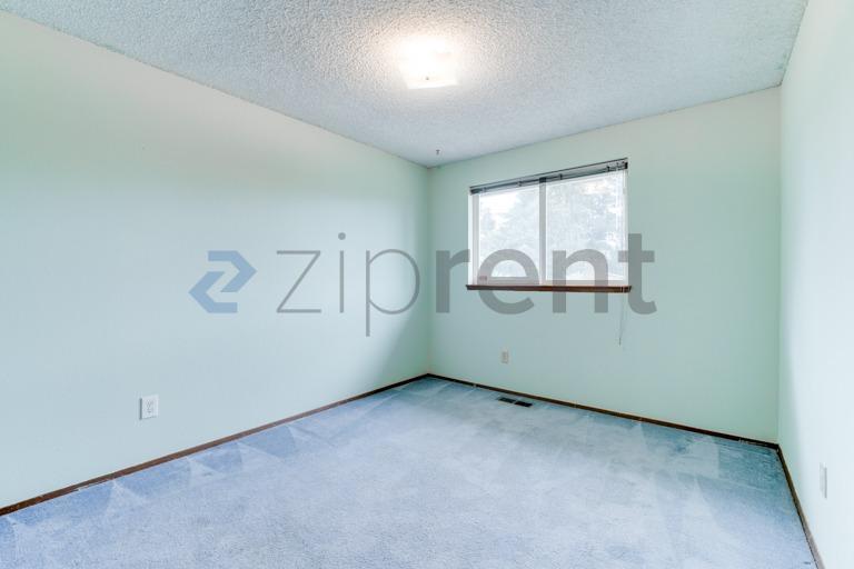 Building Photo - Unit