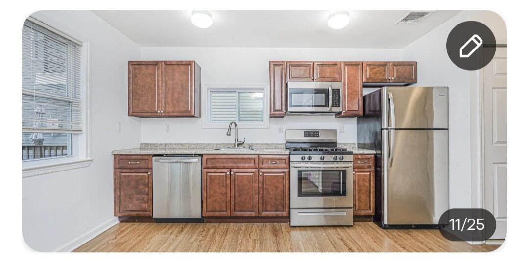 Building Photo - 107 Baden Pl