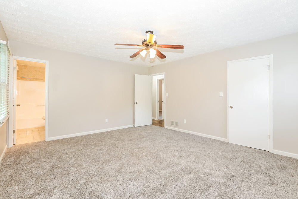 Building Photo - 3872 Cloudland Dr