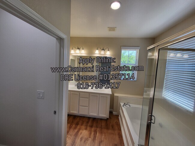 Building Photo - 260 Wapello Cir