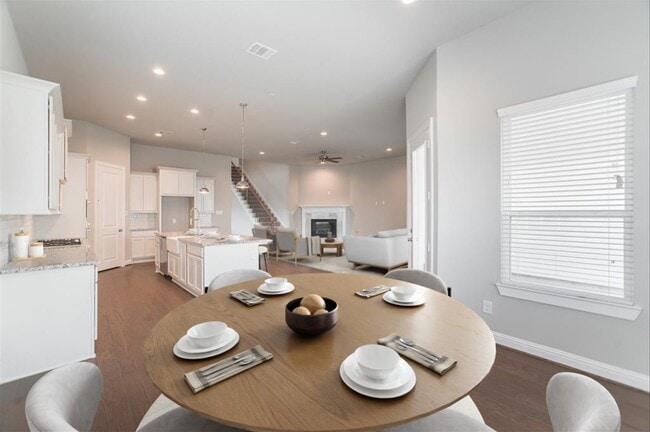 Building Photo - 2344 Goldenglade Dr