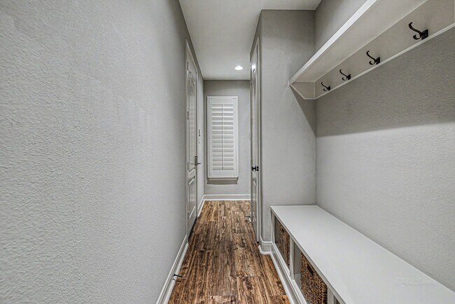 Building Photo - 17430 Aberdeenshire Dr