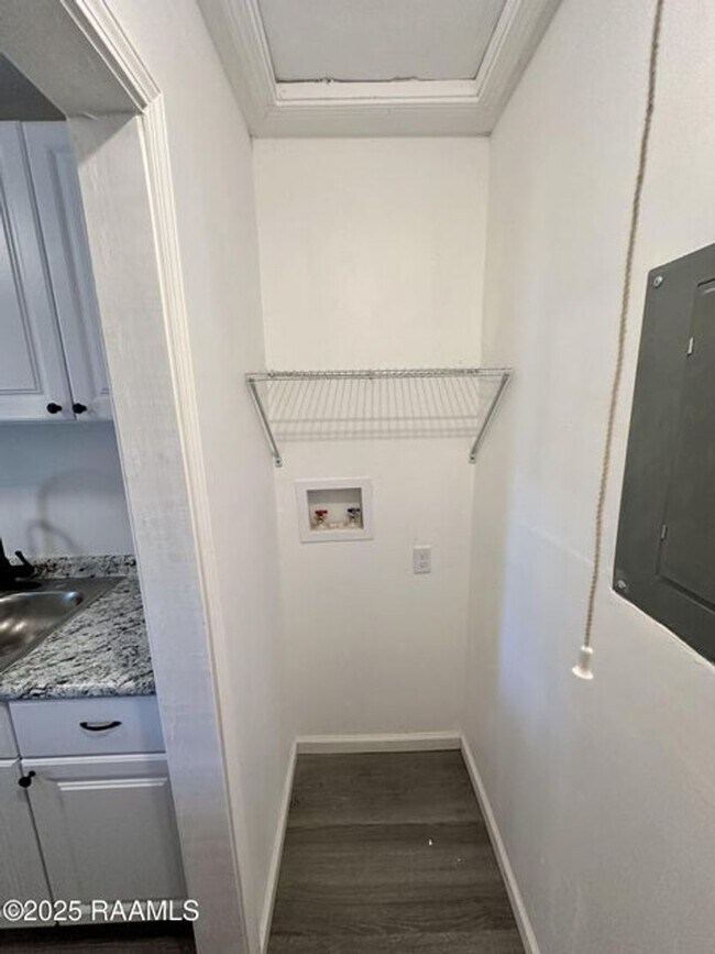 Building Photo - 216 Marigny Cir