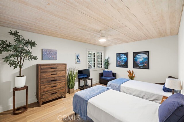 Building Photo - 320 Encino Ln