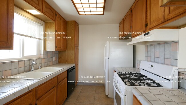 Building Photo - Gorgeous 2 BDR/2 BTH Apartment Home in Nor...