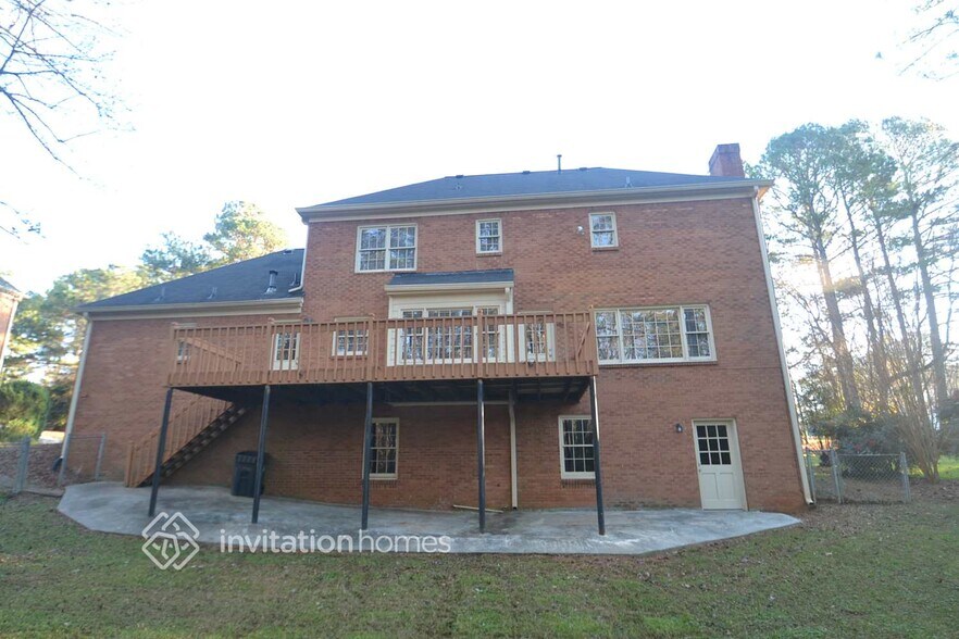 Building Photo - 427 Patterson Rd SW