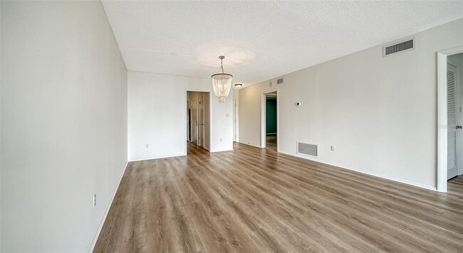 Building Photo - 301 S Gulfstream Ave