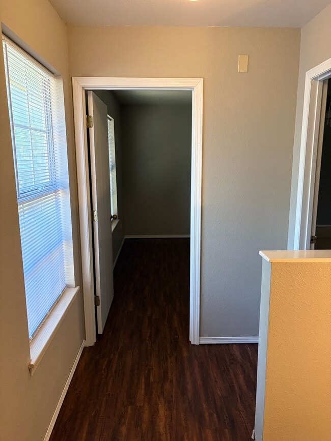 Building Photo - 1125 Grinnel Cir