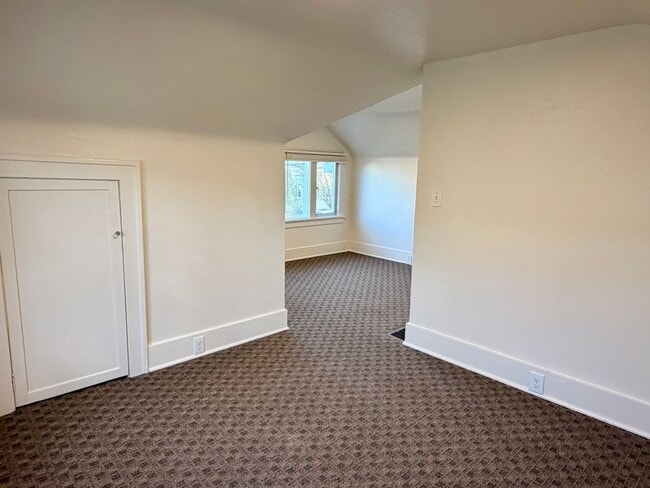 Building Photo - FORD DUPLEX