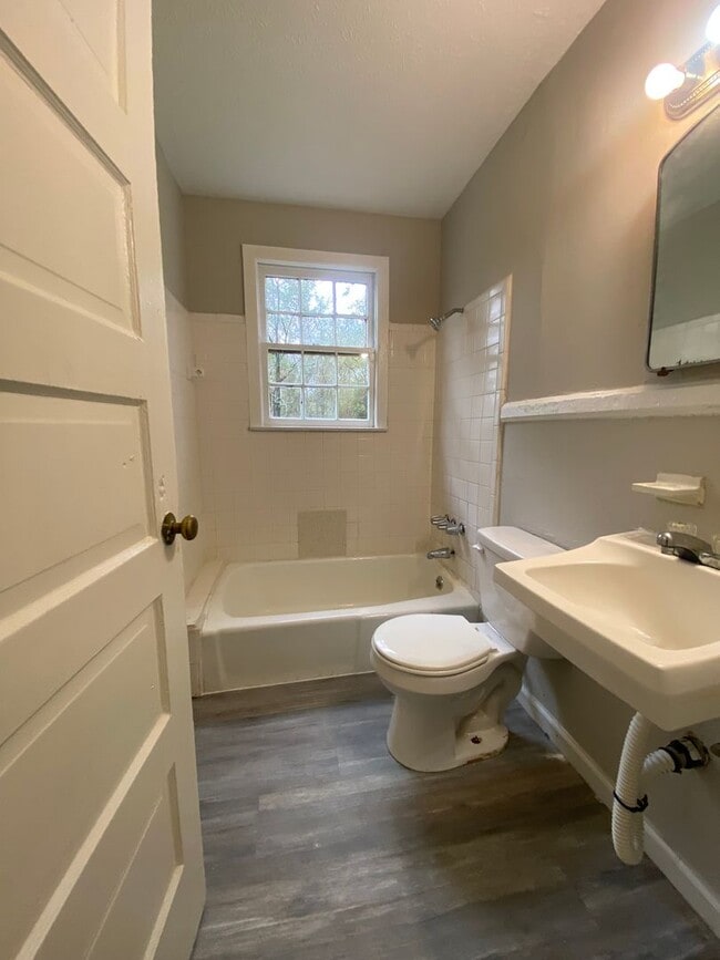 Building Photo - **AVAILABLE NOW**2 Bedroom / 1.5 Bathroom Duplex for Rent in Columbus, GA***