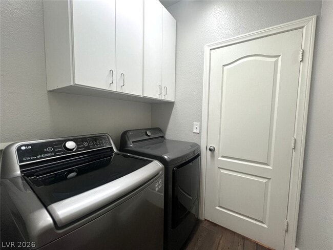 Building Photo - 6316 Silver Edge St