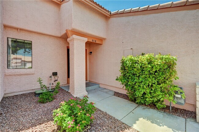 Building Photo - 618 Cervantes Dr
