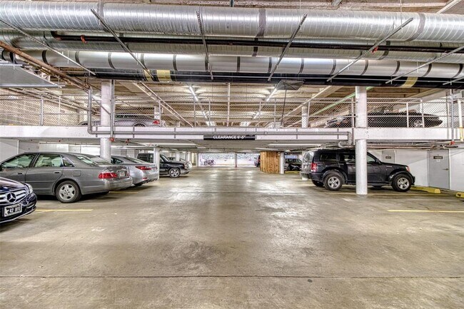Building Photo - 5050 Woodway Dr