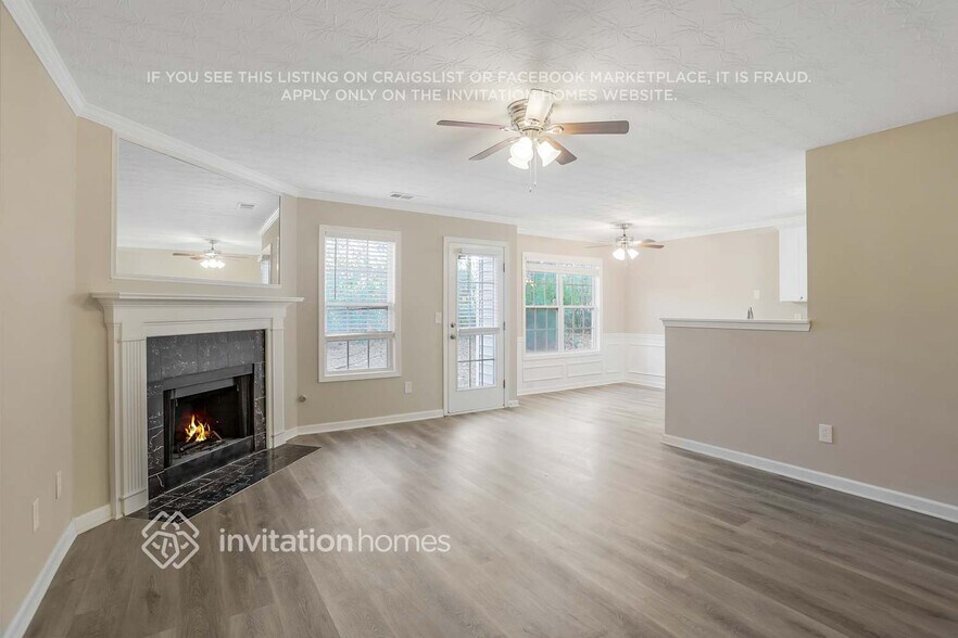 Building Photo - 2103 Manhattan Pkwy